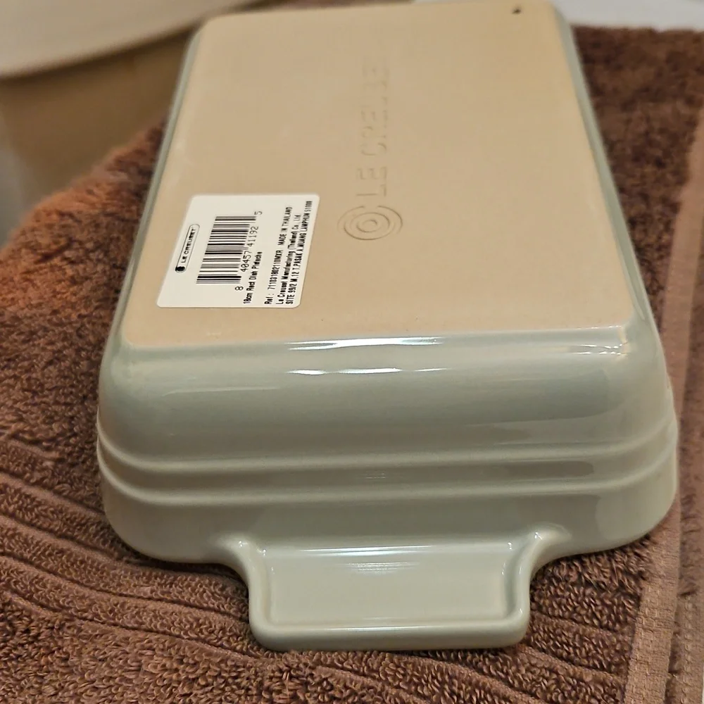 Le Creuset  Rectangular Baking Dish - Picture 8 of 10